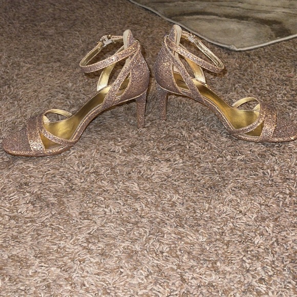 ‼️New MICHAEL KORS heels‼️ - Picture 3 of 6
